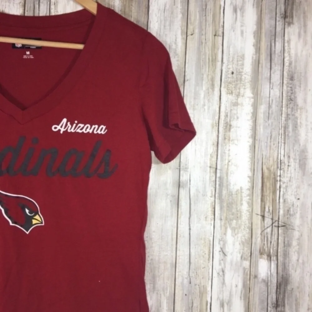 NFL Arizona Cardinals Women’s Medium Red V-Neck Graphic Tee Football Fan Shirt - Picture 3 of 4